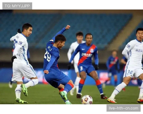 反常识解读：故意回传门将的犯规规则到底怎么判？